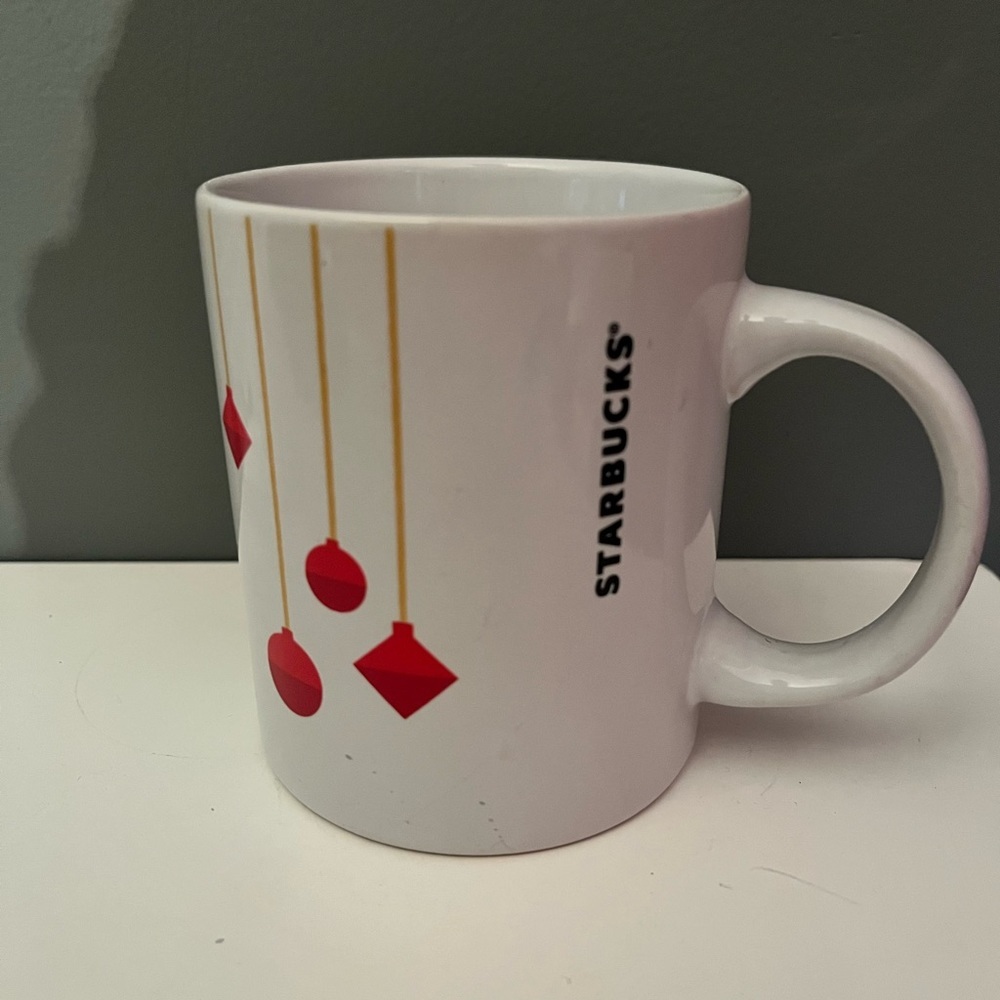 Starbucks 10.8 oz Christmas Coffee Mug Cup White w Red Ornament Mug Gold Strands